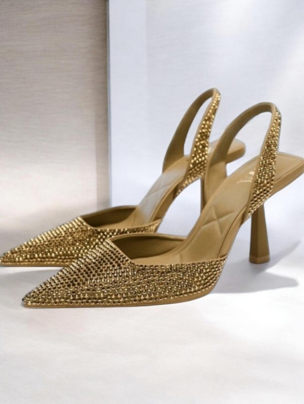 NWOT ZARA (37 / 6.5)  Shimmery Slingback 2" Heels in Gold